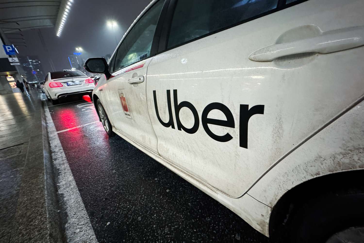 Uber पर €825 मिलियन का जुर्माना, ड्राइवरों के अकाउंट फैसलों में GDPR उल्लंघन का आरोप
