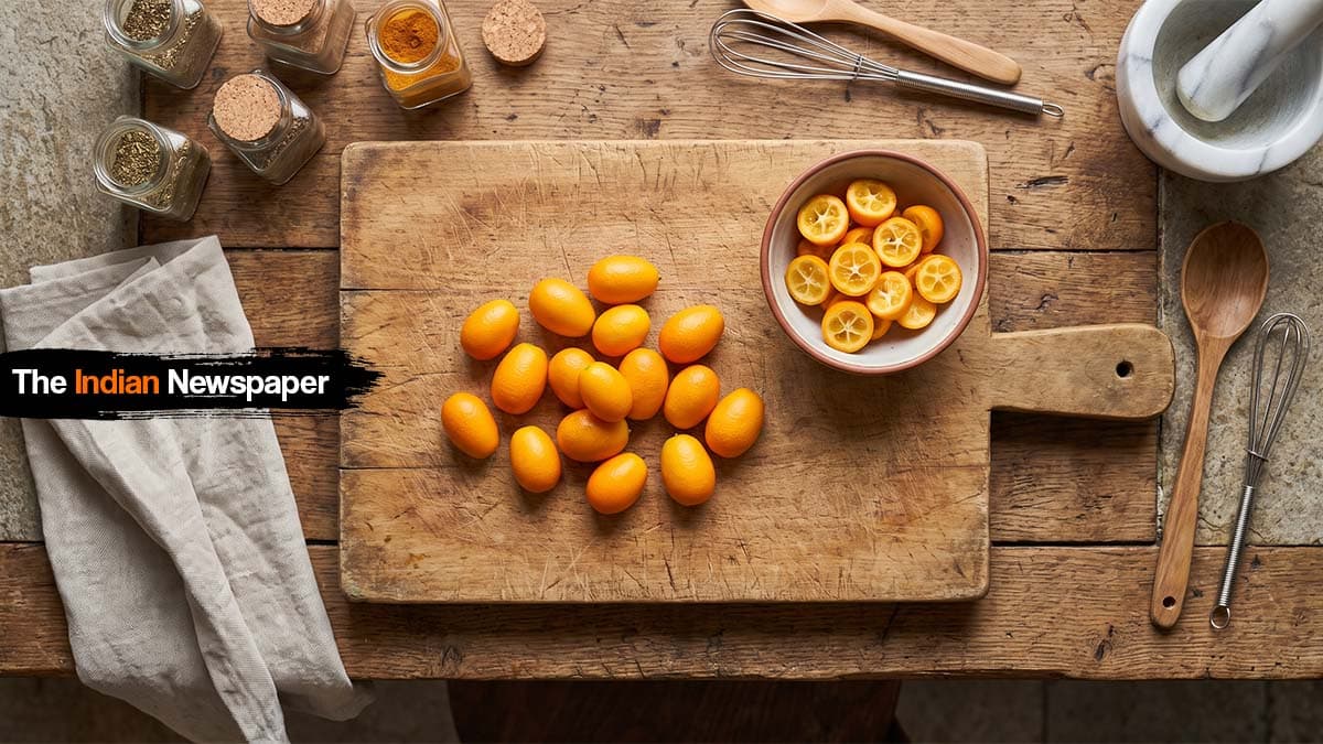 कुमक्वाट (Kumquat): पूरा खाने वाला मिनी साइट्रस – विटामिन C और फाइबर का छोटा पावरहाउस